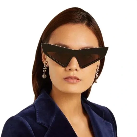 Gucci 70mm Cat Eye sunglasses Special Edition Gucci GG1815S 001 Cat Eye Sunglasses Black - eye-oo.com main image 4